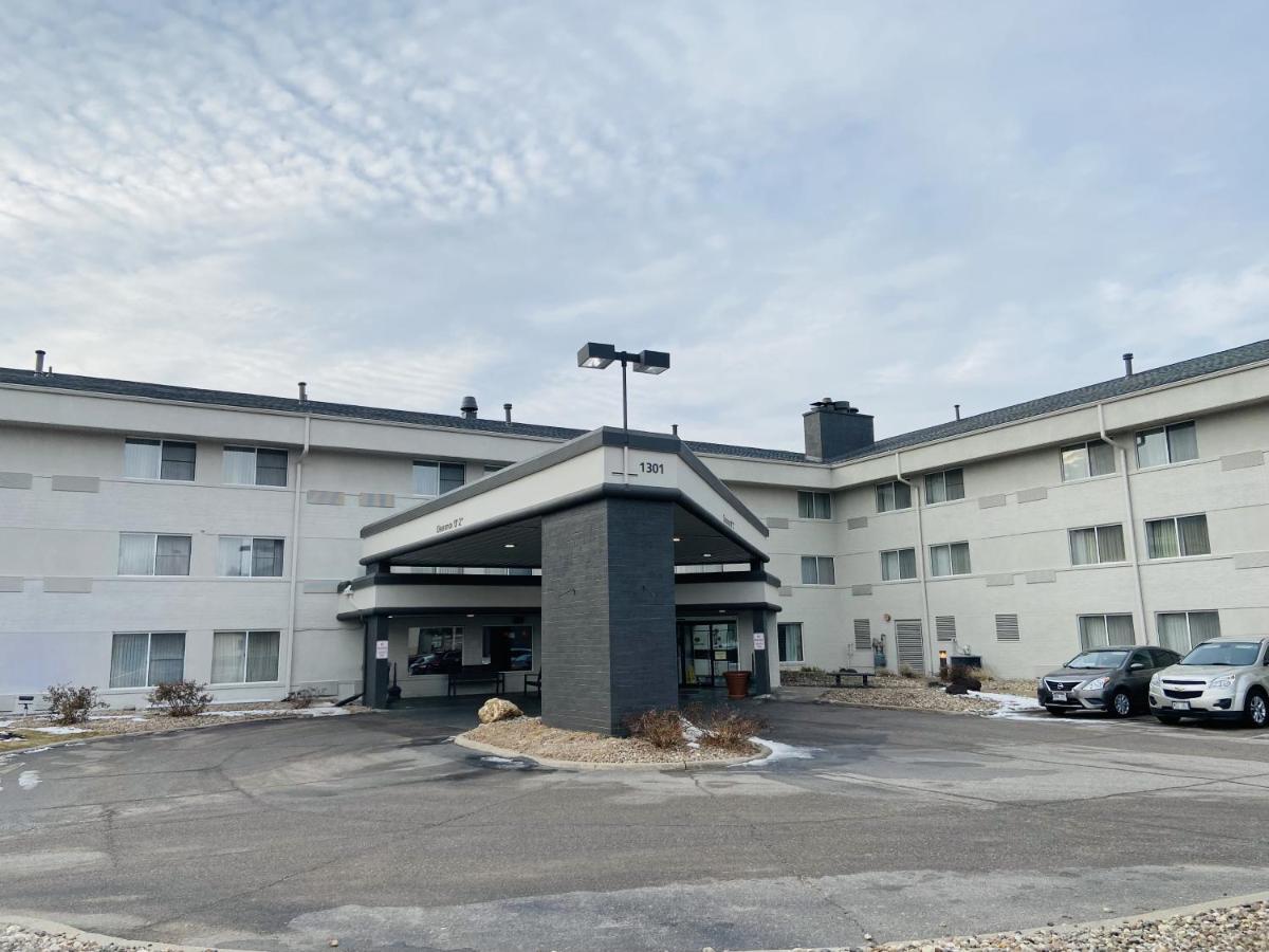 Hotel Wingate By Wyndham Lincoln Airport East Exteriér fotografie